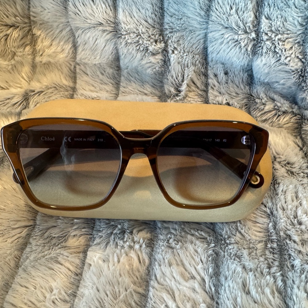 Chloe Brown sunglasses w/ Chloe case - Picture 5 of 7